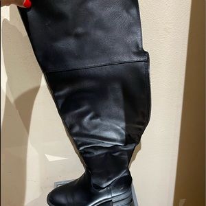 Basic black boots